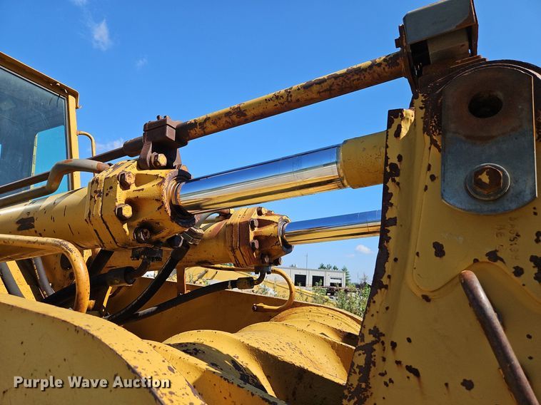 image for item DR8738 1990 Caterpillar  973 track loader