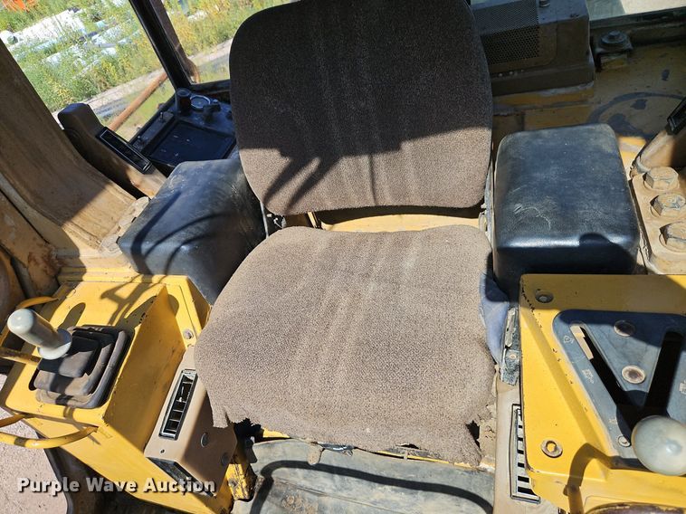 image for item DR8738 1990 Caterpillar  973 track loader