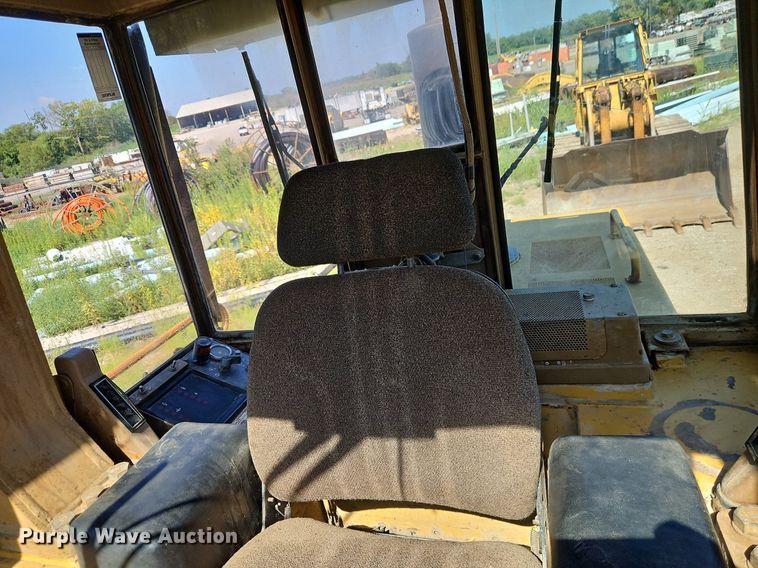 image for item DR8738 1990 Caterpillar  973 track loader