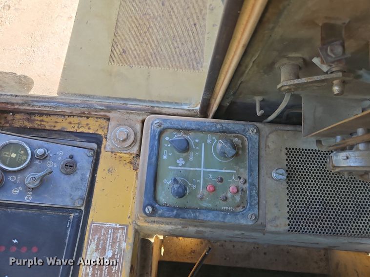 image for item DR8738 1990 Caterpillar  973 track loader