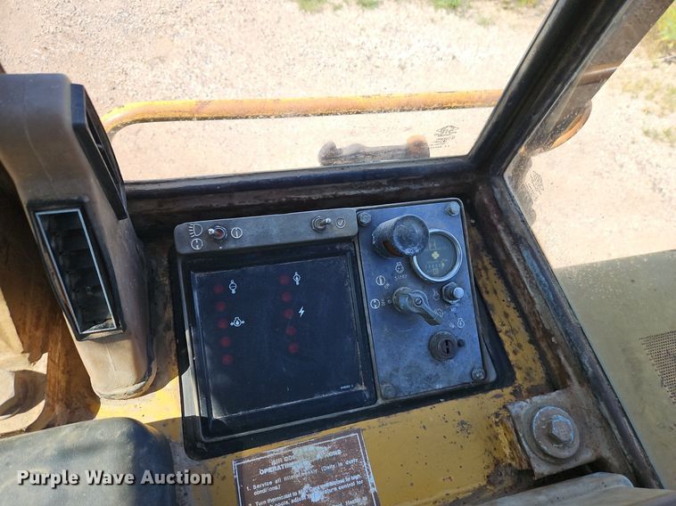 image for item DR8738 1990 Caterpillar  973 track loader