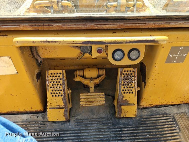 image for item DR8738 1990 Caterpillar  973 track loader