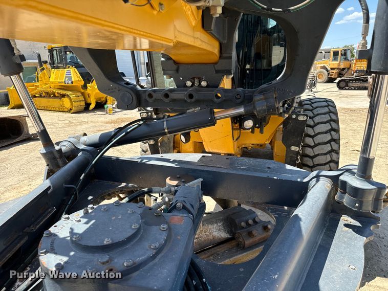 image for item DS2503 2011 John Deere 772G motor grader