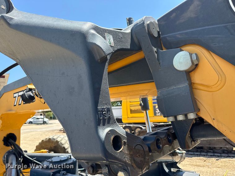 image for item DS2503 2011 John Deere 772G motor grader