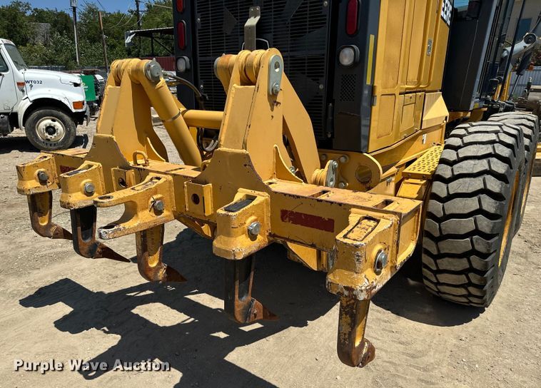 image for item DS2503 2011 John Deere 772G motor grader