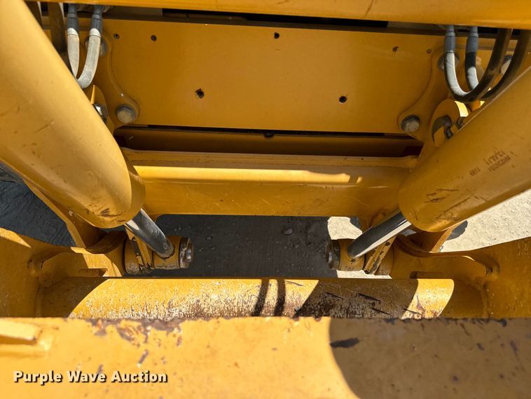 image for item DS2503 2011 John Deere 772G motor grader