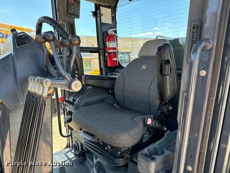 image for item DS2503 2011 John Deere 772G motor grader