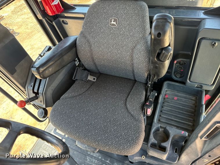 image for item DS2503 2011 John Deere 772G motor grader