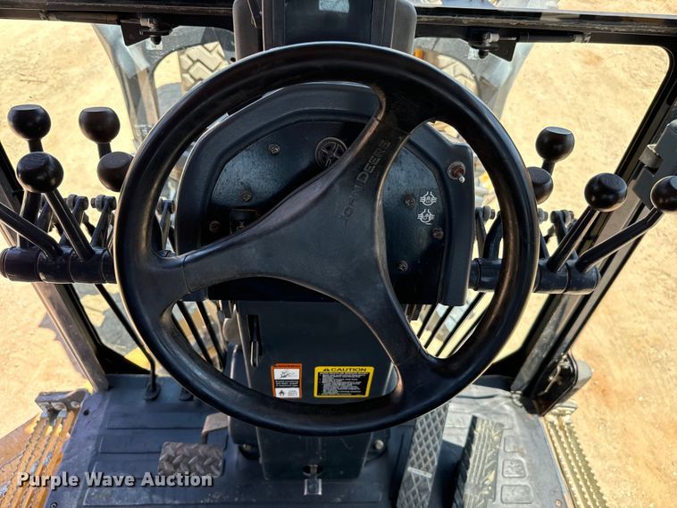 image for item DS2503 2011 John Deere 772G motor grader