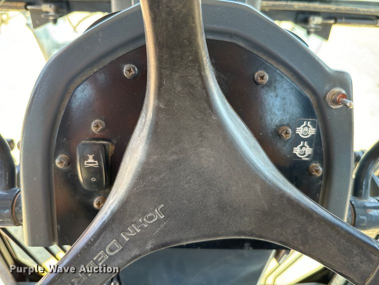 image for item DS2503 2011 John Deere 772G motor grader