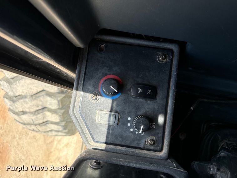 image for item DS2503 2011 John Deere 772G motor grader