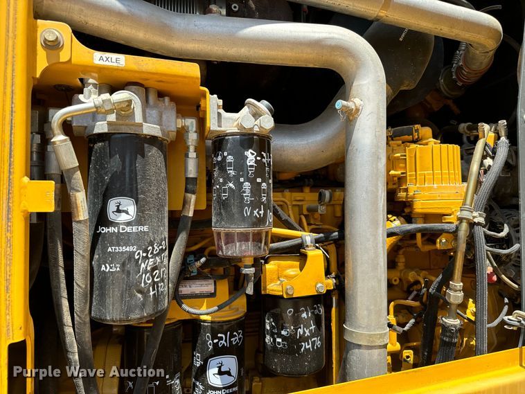 image for item DS2503 2011 John Deere 772G motor grader