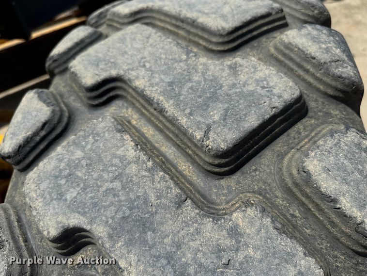 image for item DS2503 2011 John Deere 772G motor grader