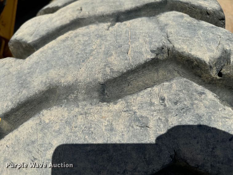 image for item DS2503 2011 John Deere 772G motor grader