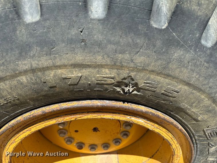 image for item DS2503 2011 John Deere 772G motor grader