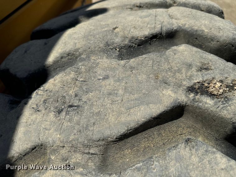 image for item DS2503 2011 John Deere 772G motor grader