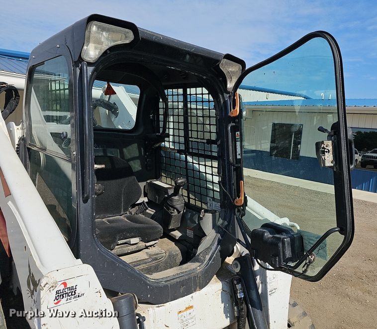 image for item DS4655 2018 Bobcat T870 tracked skid steer loader