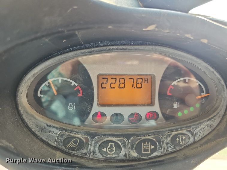 image for item DS4655 2018 Bobcat T870 tracked skid steer loader