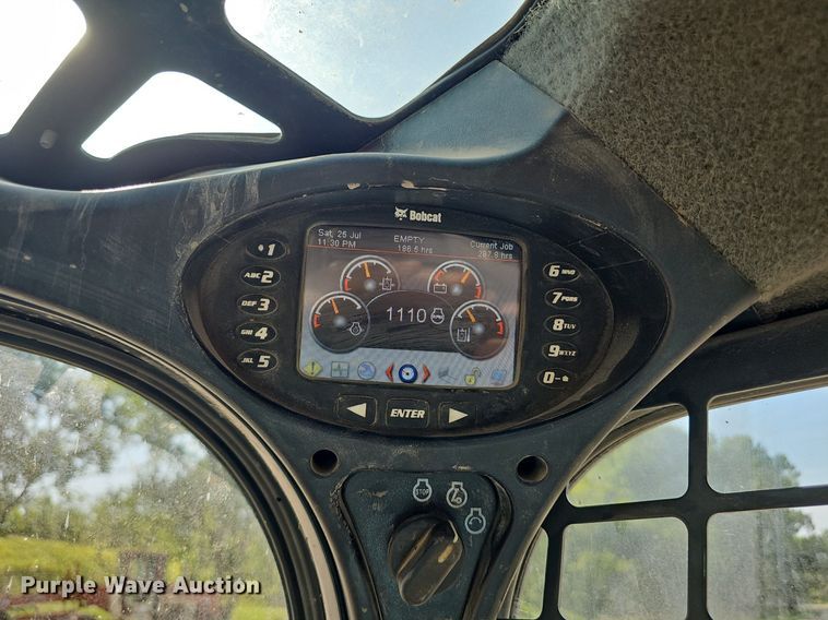 image for item DS4655 2018 Bobcat T870 tracked skid steer loader