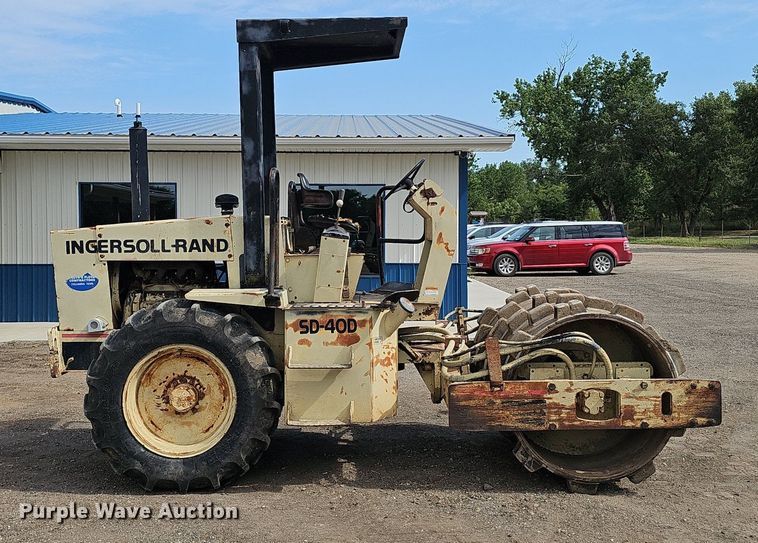 image for item DS4656 1988 Ingersoll Rand SD40D single drum vibratory roller