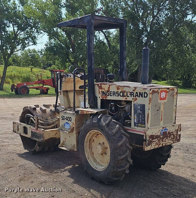 image for item DS4656 1988 Ingersoll Rand SD40D single drum vibratory roller