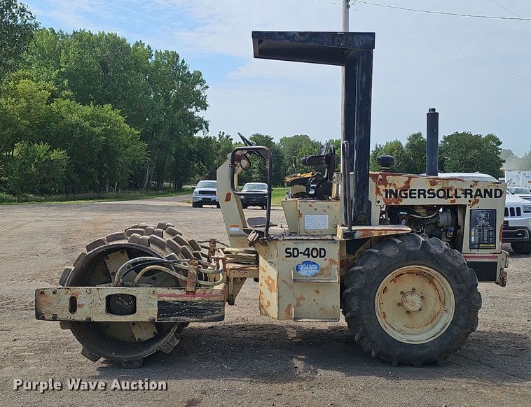 image for item DS4656 1988 Ingersoll Rand SD40D single drum vibratory roller