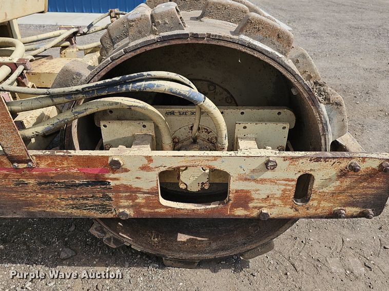 image for item DS4656 1988 Ingersoll Rand SD40D single drum vibratory roller