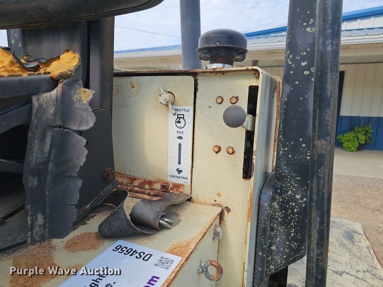 image for item DS4656 1988 Ingersoll Rand SD40D single drum vibratory roller