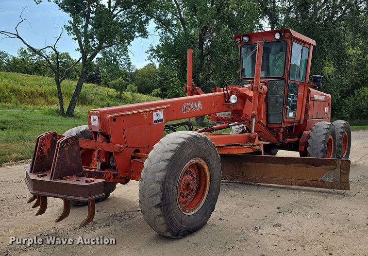 image for item DS4657 1985 John Deere 670A motor grader