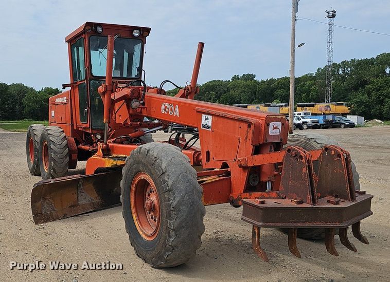 image for item DS4657 1985 John Deere 670A motor grader