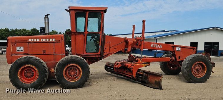 image for item DS4657 1985 John Deere 670A motor grader