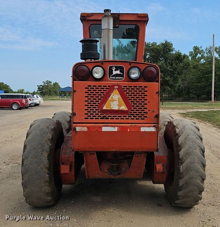 image for item DS4657 1985 John Deere 670A motor grader