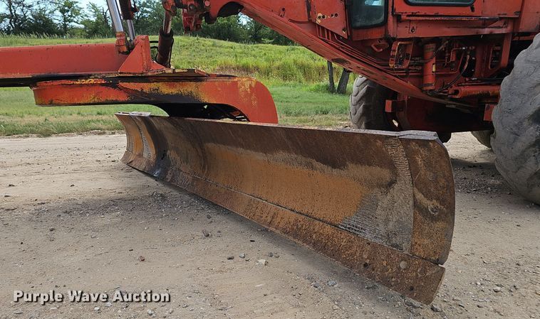 image for item DS4657 1985 John Deere 670A motor grader