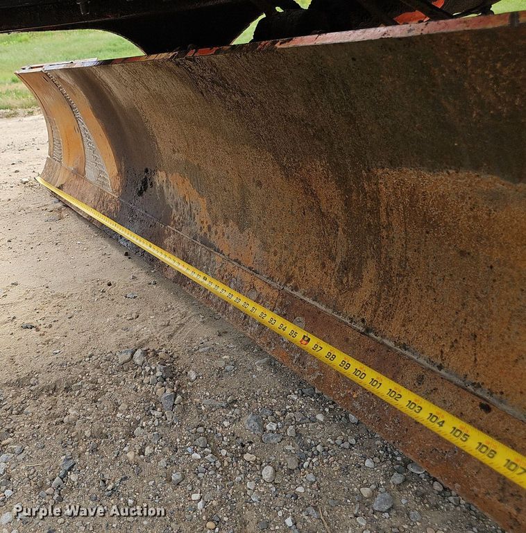 image for item DS4657 1985 John Deere 670A motor grader