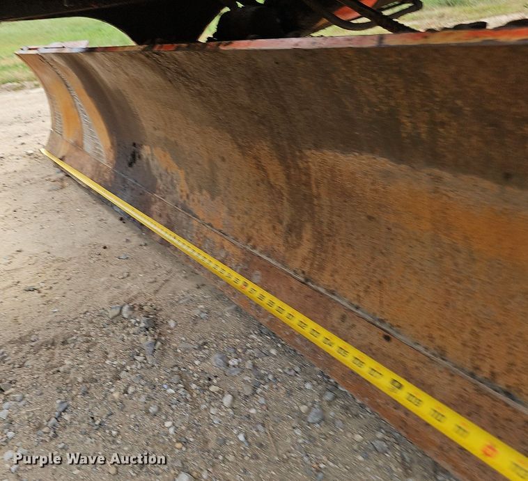 image for item DS4657 1985 John Deere 670A motor grader