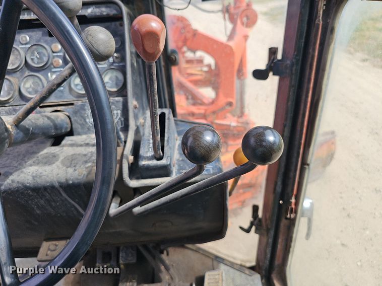 image for item DS4657 1985 John Deere 670A motor grader