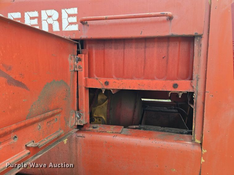 image for item DS4657 1985 John Deere 670A motor grader