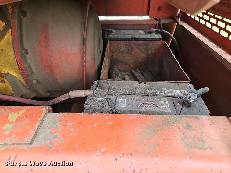 image for item DS4657 1985 John Deere 670A motor grader