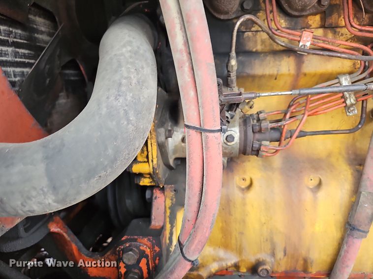 image for item DS4657 1985 John Deere 670A motor grader