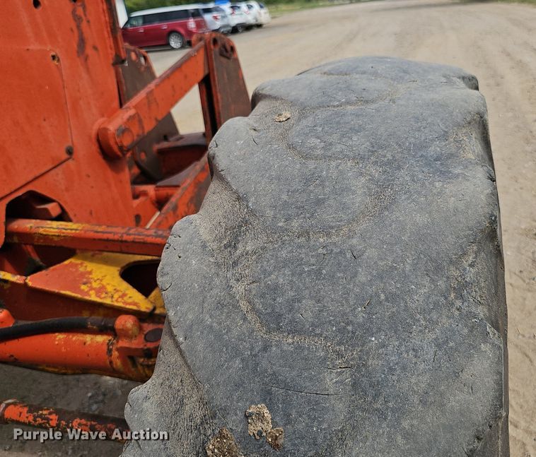 image for item DS4657 1985 John Deere 670A motor grader