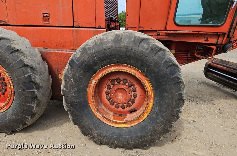 image for item DS4657 1985 John Deere 670A motor grader