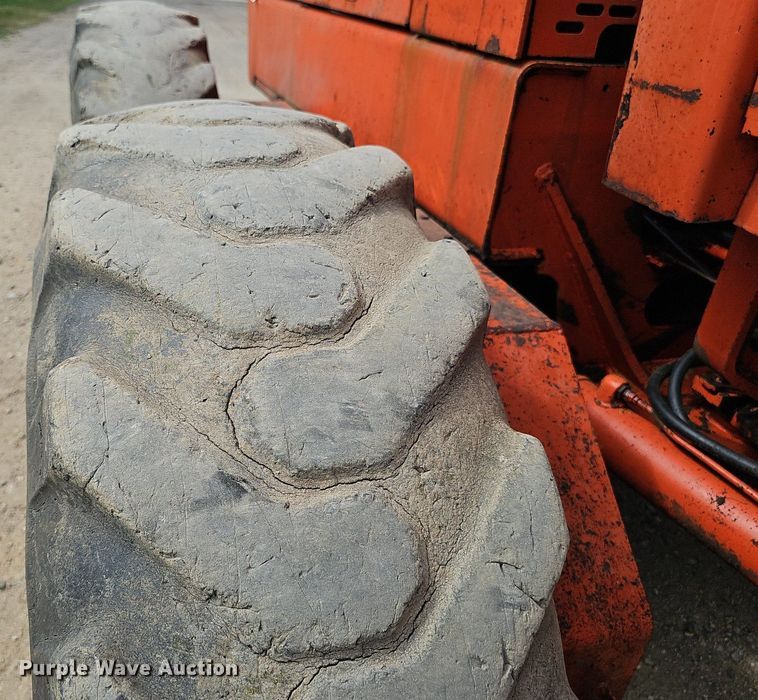 image for item DS4657 1985 John Deere 670A motor grader