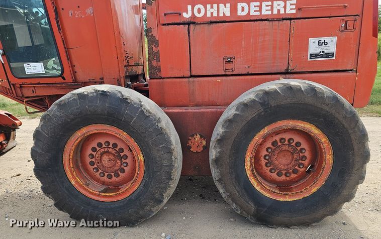 image for item DS4657 1985 John Deere 670A motor grader