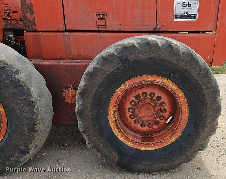 image for item DS4657 1985 John Deere 670A motor grader