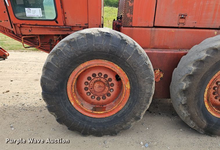 image for item DS4657 1985 John Deere 670A motor grader