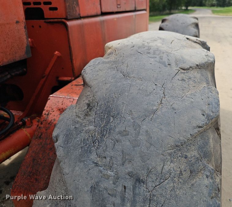 image for item DS4657 1985 John Deere 670A motor grader