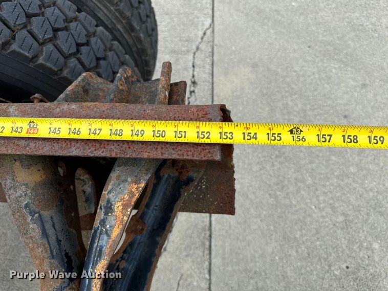 image for item DV5864 2005 International  4300 truck cab and chassis