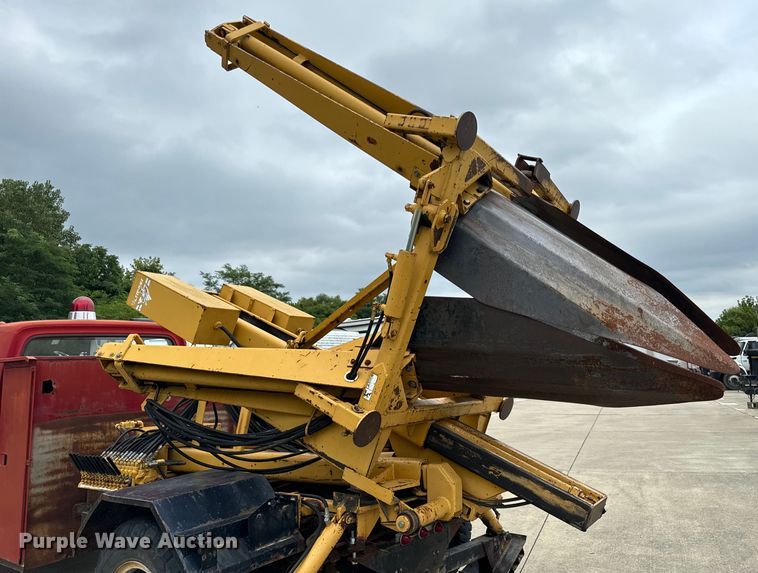 image for item DV5865 1972 Ford  F600 with Vermeer tree spade