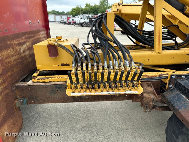 image for item DV5865 1972 Ford  F600 with Vermeer tree spade