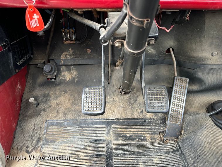 image for item DV5865 1972 Ford  F600 with Vermeer tree spade